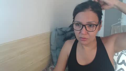 Snapshot of luckyisa chatting on 09-25-25, 09:13 angelisa online show from 09-25-25, 09:13