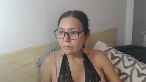 Snapshot of luckyisa chatting on 10-05-25, 09:18 angelisa online show from 10-05-25, 09:18