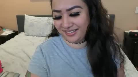 luckylee1992 online show from 05-06-26, 04:30