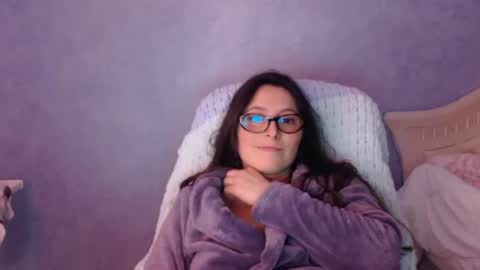 Snapshot of luckylinda23 chatting on 04-19-26, 06:10 luckylinda23 online show from 04-19-26, 06:10