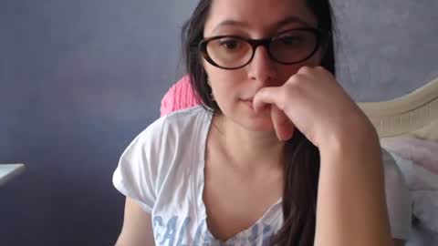 Snapshot of luckylinda23 chatting on 05-04-26, 01:18 luckylinda23 online show from 05-04-26, 01:18