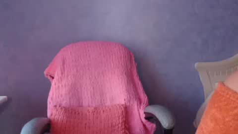 Snapshot of luckylinda23 chatting on 05-11-26, 04:04 luckylinda23 online show from 05-11-26, 04:04