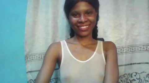 Snapshot of luckymadequeen chatting on 03-07-25, 12:04 Gloria online show from 03-07-25, 12:04