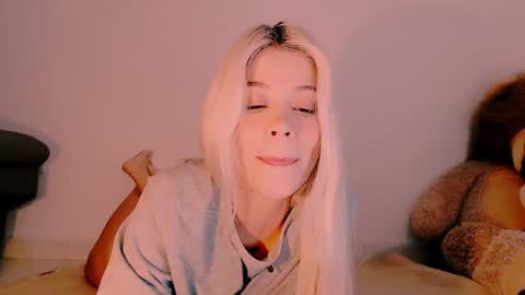 luckysapphire777 online show from 02-02-25, 10:46