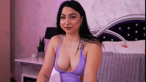 Snapshot of luckyymia chatting on 07-17-26, 05:18 Mia online show from 07-17-26, 05:18