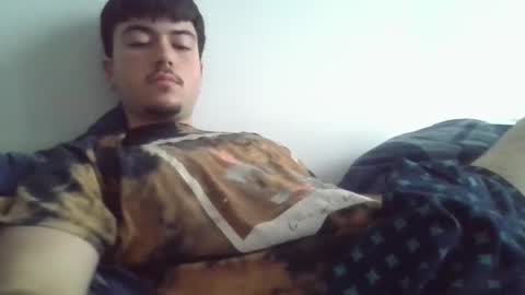 Snapshot of lucrativebong chatting on 01-22-25, 04:23 Zack online show from 01-22-25, 04:23