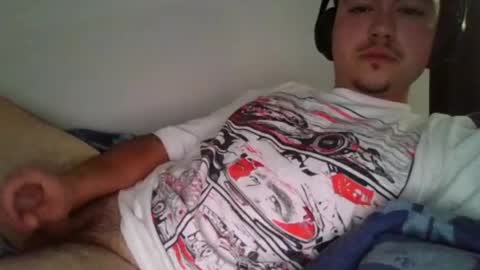 Snapshot of lucrativebong chatting on 06-12-26, 11:25 Zack online show from 06-12-26, 11:25