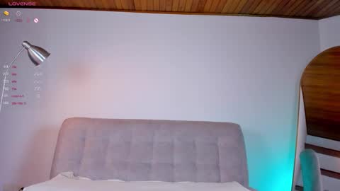 Hello my name is Lucy nice to meet you  thumb up is important for me kisses     online show from 09-11-25, 05:35