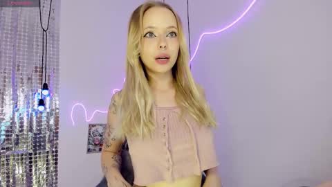 Snapshot of lucy__loy chatting on 11-20-25, 01:55 Lucy online show from 11-20-25, 01:55