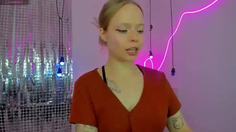 Lucy online show from 12-22-25, 02:03