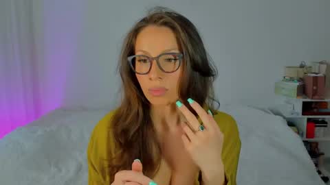 Snapshot of lucy__ray chatting on 05-04-26, 01:07 lucy__ray online show from 05-04-26, 01:07