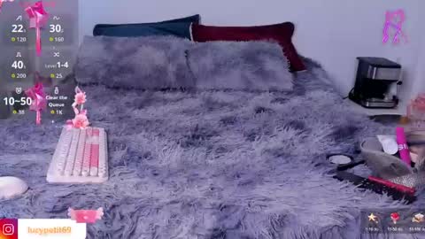 Snapshot of lucy_blush99 chatting on 06-01-26, 02:08 lucy blush99 online show from 06-01-26, 02:08