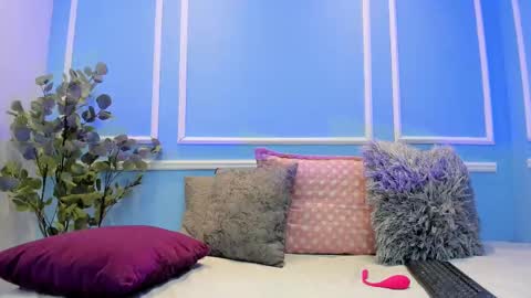 lucy_canel online show from 10-04-25, 07:01