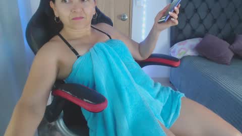 Snapshot of lucy_chanell chatting on 12-06-24, 07:10 lucy online show from 12-06-24, 07:10