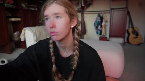 Lucy. online show from 12-23-24, 04:39