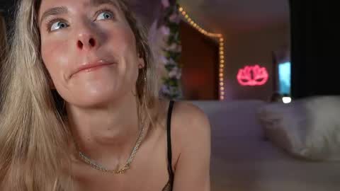 Lucy. online show from 04-14-26, 02:17