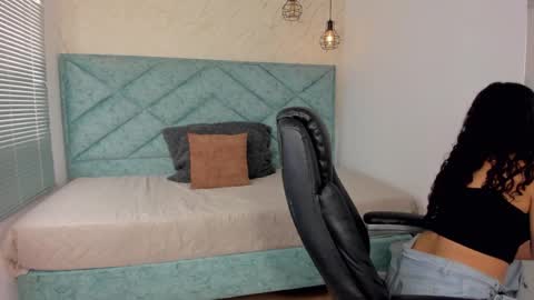 Snapshot of lucy_greys_ chatting on 02-06-26, 06:33 Lucy Greys online show from 02-06-26, 06:33