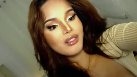 Snapshot of lucy_heartfiliaxxx chatting on 12-08-24, 02:39 MONA online show from 12-08-24, 02:39