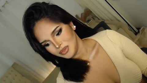 Snapshot of lucy_heartfiliaxxx chatting on 10-19-25, 11:38 MONA online show from 10-19-25, 11:38