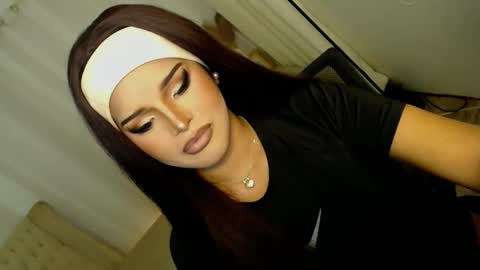 Snapshot of lucy_heartfiliaxxx chatting on 11-09-25, 06:06 MONA online show from 11-09-25, 06:06