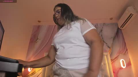 Snapshot of lucy_milf_474 chatting on 04-27-26, 12:03 Lucy online show from 04-27-26, 12:03