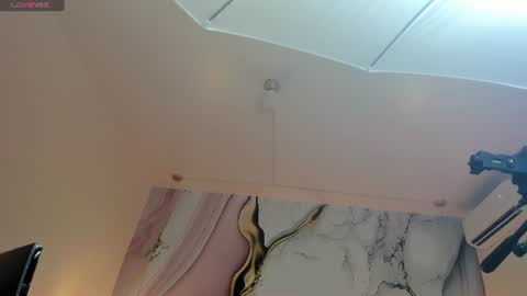 Snapshot of lucy_milf_474 chatting on 06-10-26, 12:04 Lucy online show from 06-10-26, 12:04