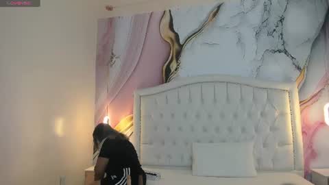Snapshot of lucy_milf_474 chatting on 07-16-26, 12:00 Lucy online show from 07-16-26, 12:00