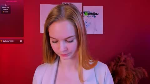 lucy_moon__ online show from 11-15-25, 10:01