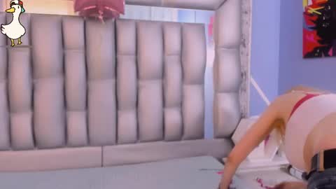 Snapshot of lucy_ny chatting on 11-05-25, 02:17 SleepyAbuela online show from 11-05-25, 02:17