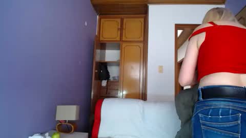 Snapshot of lucy_ny chatting on 02-07-26, 01:48 SleepyAbuela online show from 02-07-26, 01:48