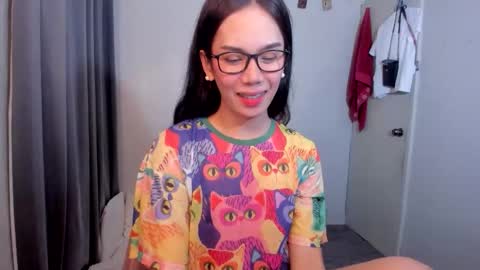 Snapshot of lucy_shane chatting on 10-12-25, 09:14 lucy_shane online show from 10-12-25, 09:14