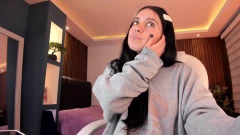 Sofia  online show from 12-20-24, 08:17