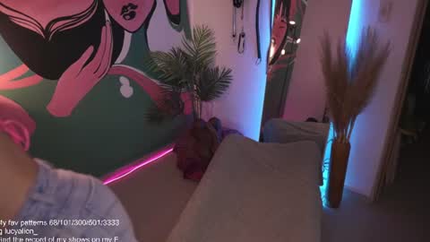 Snapshot of lucyallenx chatting on 06-26-26, 10:25 Lucy Alien online show from 06-26-26, 10:25