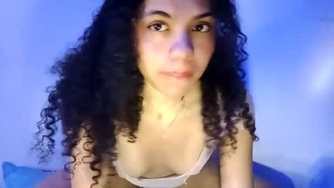 Snapshot of lucybellea chatting on 06-20-26, 10:40 Lucia online show from 06-20-26, 10:40
