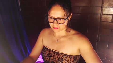 Snapshot of lucybluee chatting on 12-03-25, 03:25 Lucy Blue online show from 12-03-25, 03:25