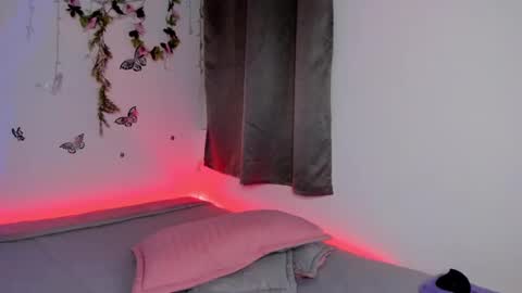 Snapshot of lucygarciia chatting on 02-14-25, 03:00 Lucy online show from 02-14-25, 03:00