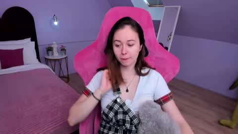 Lucy  online show from 01-17-26, 07:57