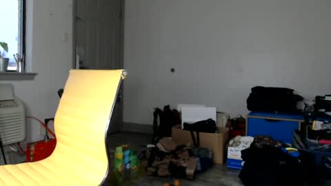 Lucy Loves Lookers online show from 01-03-25, 01:25