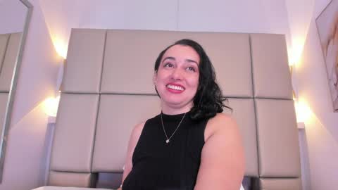 Snapshot of lucymendezz_ chatting on 06-02-26, 11:56 Lucy online show from 06-02-26, 11:56