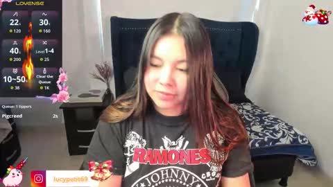 Lucy Petit online show from 01-07-26, 01:02