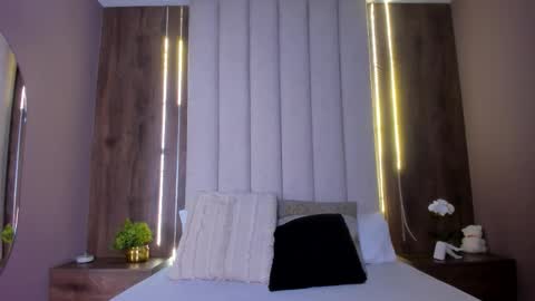 Lucy online show from 09-18-25, 04:31