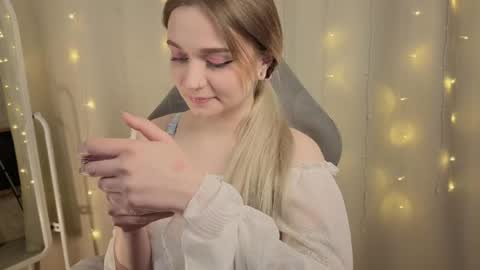 Lucy online show from 04-11-26, 08:13