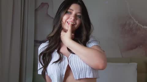 lucyvee online show from 12-08-24, 01:35