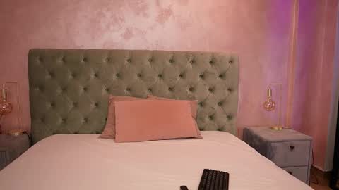 LucyWillow online show from 01-19-26, 02:15