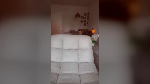 lucyxlou online show from 04-01-26, 10:27