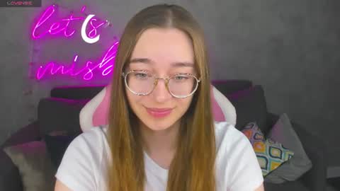 Snapshot of lucyy_green chatting on 06-16-26, 01:08 Lucy online show from 06-16-26, 01:08