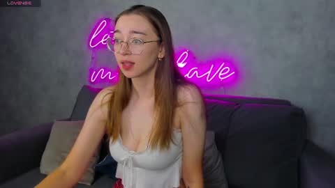 Snapshot of lucyy_green chatting on 07-08-26, 12:48 Lucy online show from 07-08-26, 12:48