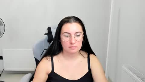 Snapshot of lucyycharm chatting on 06-23-26, 06:33 Lucy online show from 06-23-26, 06:33