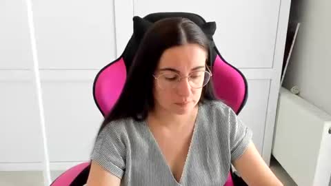 Snapshot of lucyycharm chatting on 06-26-26, 06:29 Lucy online show from 06-26-26, 06:29