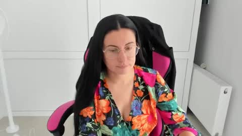 Snapshot of lucyycharm chatting on 07-08-26, 12:53 Lucy online show from 07-08-26, 12:53